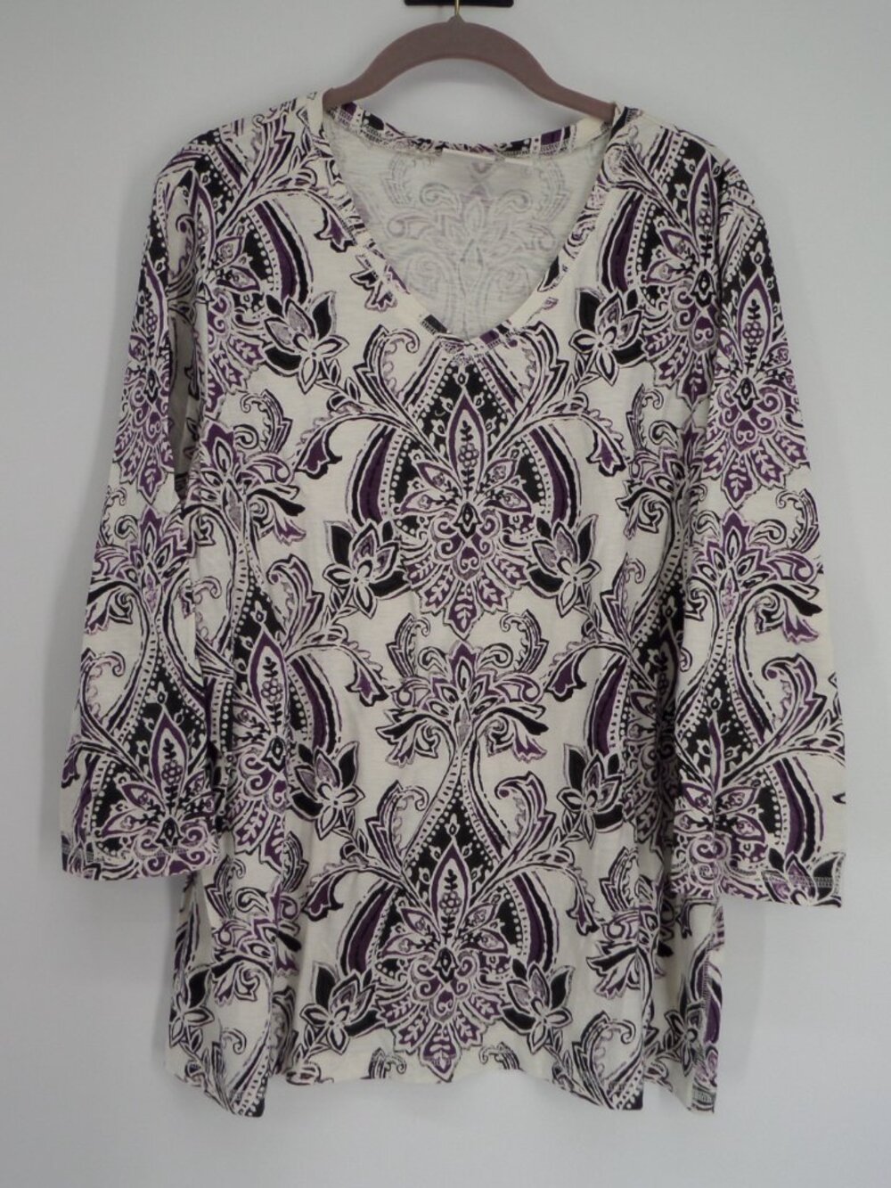 Chico's  Women's 3/4 Sleeve V Neck  Multi Color Paisley Print  Top  Size 3 US XL